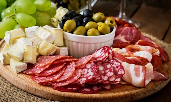 Antipasto platter.jpg