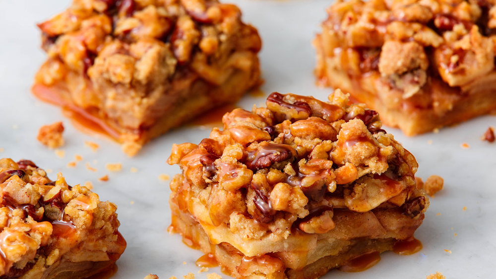 apple-pie-bars-1536693077.png