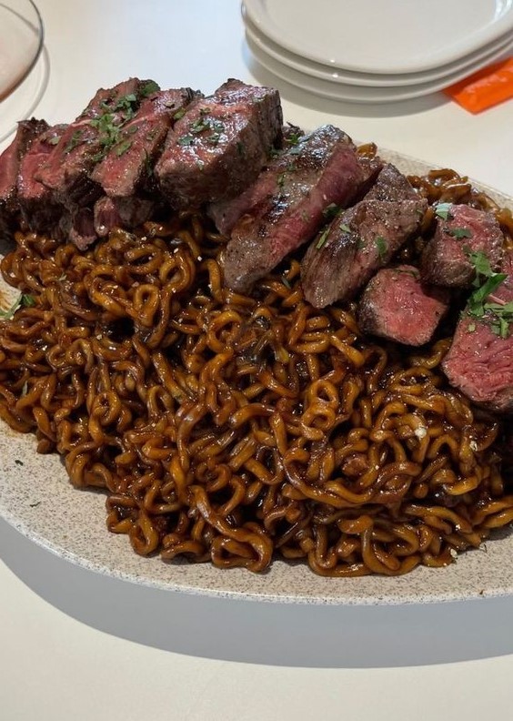 Black Bean Noodless with Steak.jpg