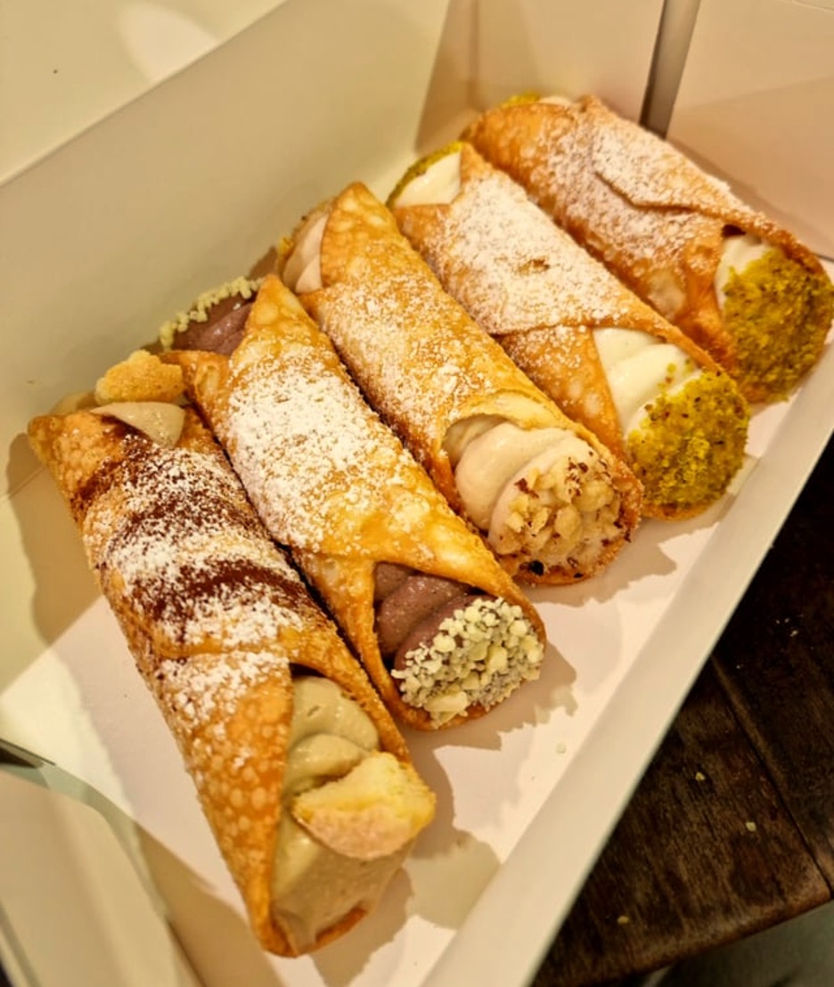 cannoli.jpg