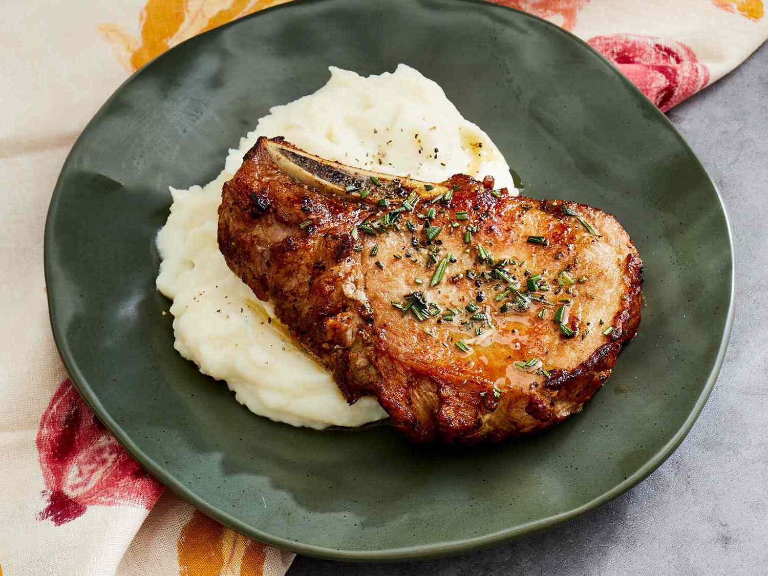 Cast Iron Pork Chops Recipe.jpg