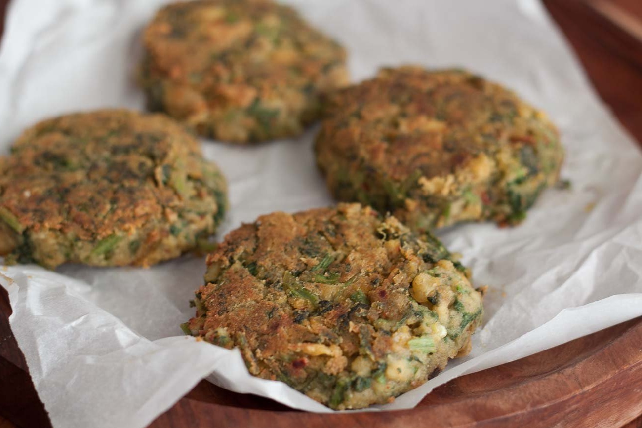 🌱 Chickpea Spinach Fritters Recipe 🧆.jpg