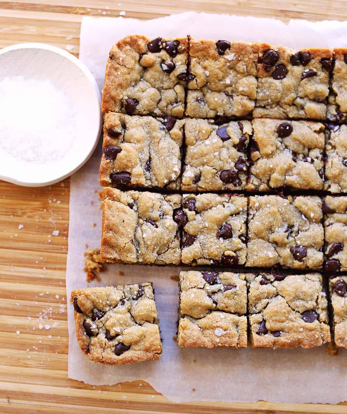 chocolate-chip-cookie-bars.jpg