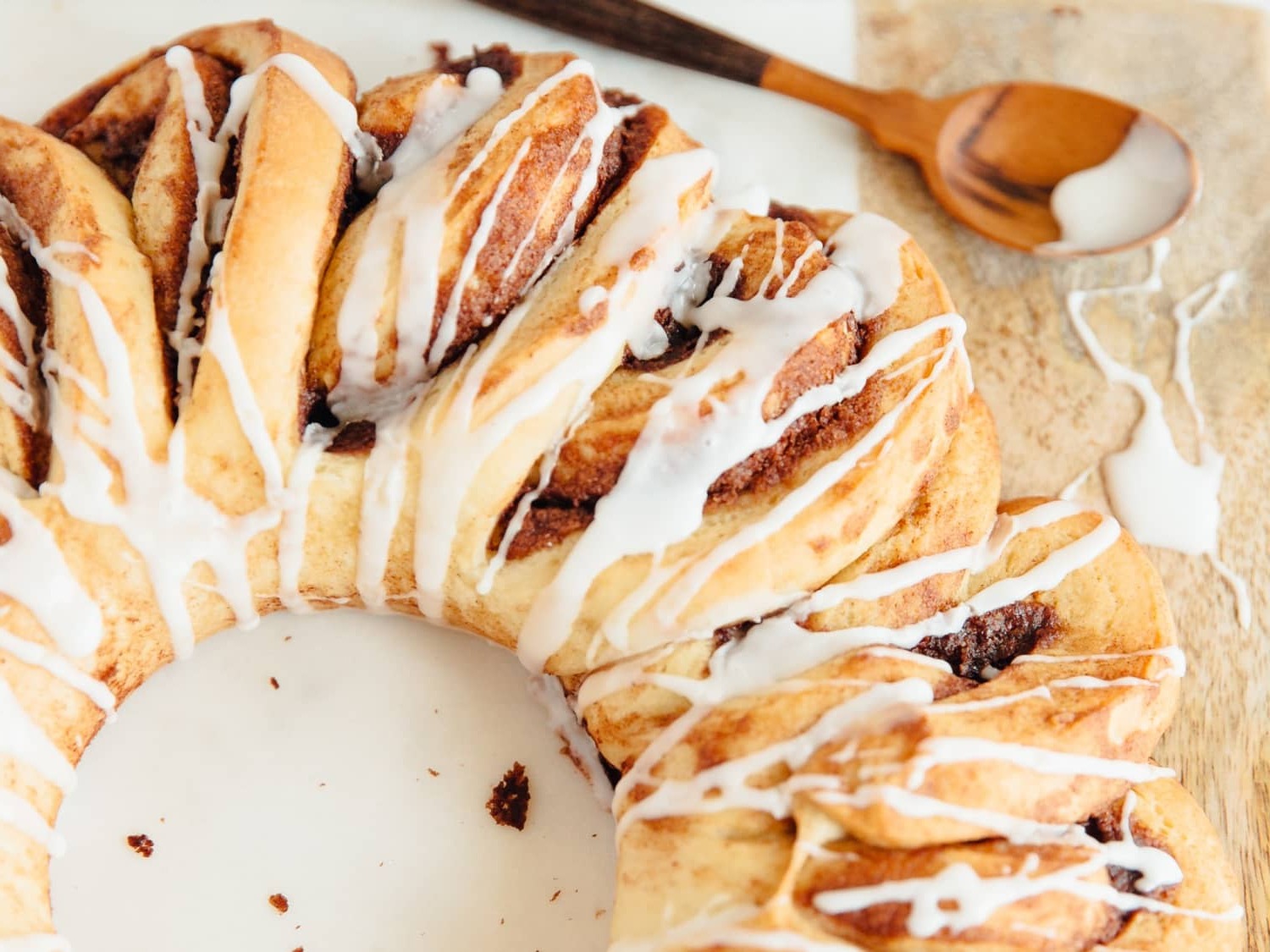 Cinnamon Roll Wreath Recipe.jpg