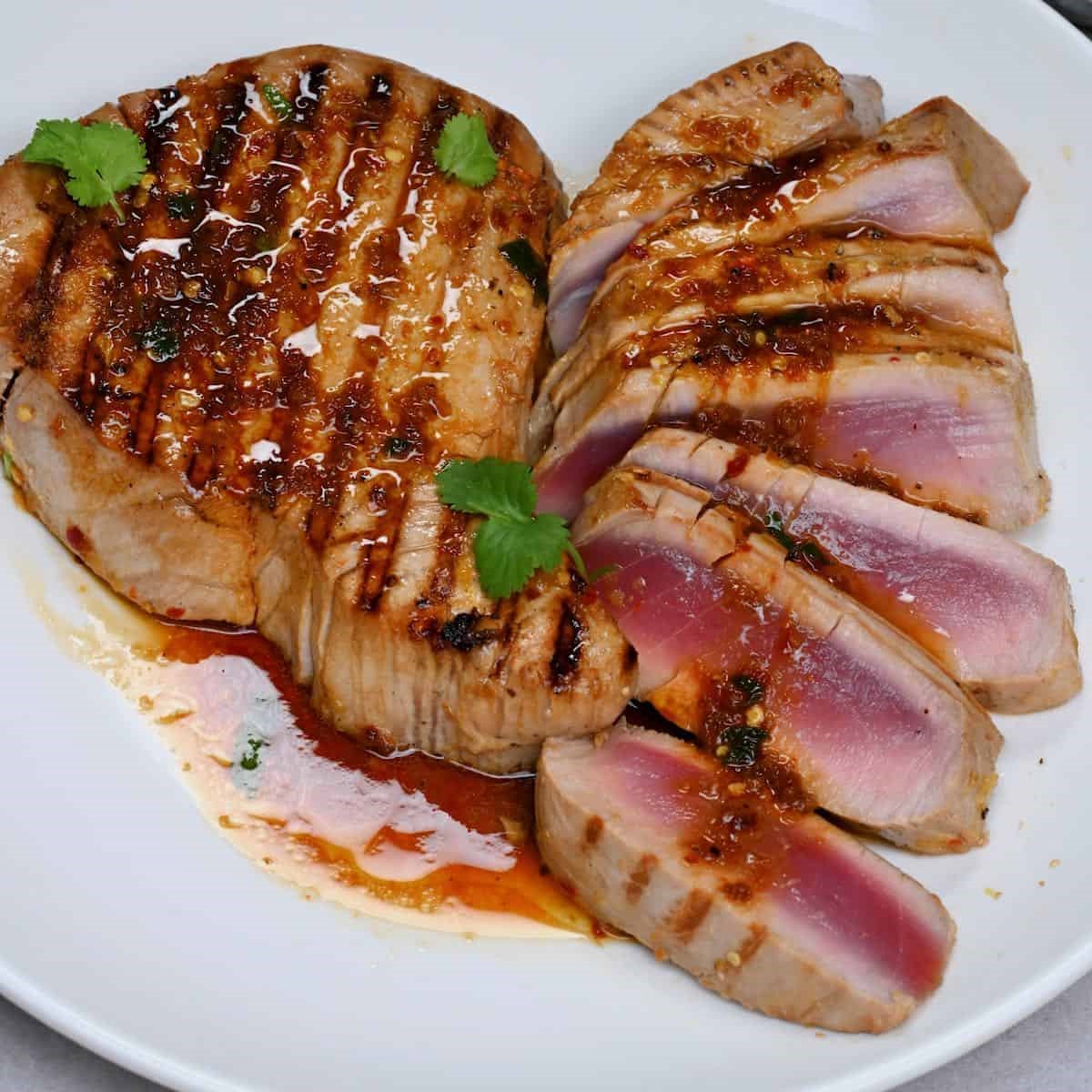 close-up-of-grilled-sliced-tuna-steak-medium-rare-1.jpeg