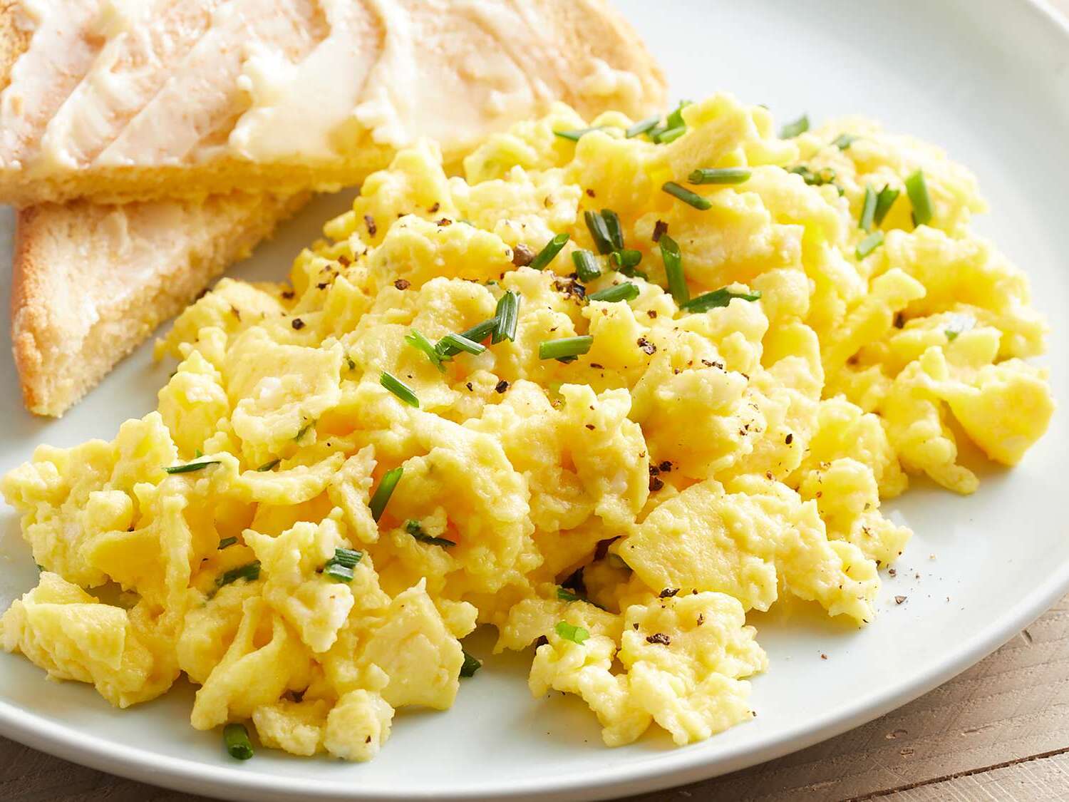 Creamy Basil Pesto Scrambled Egg.jpg