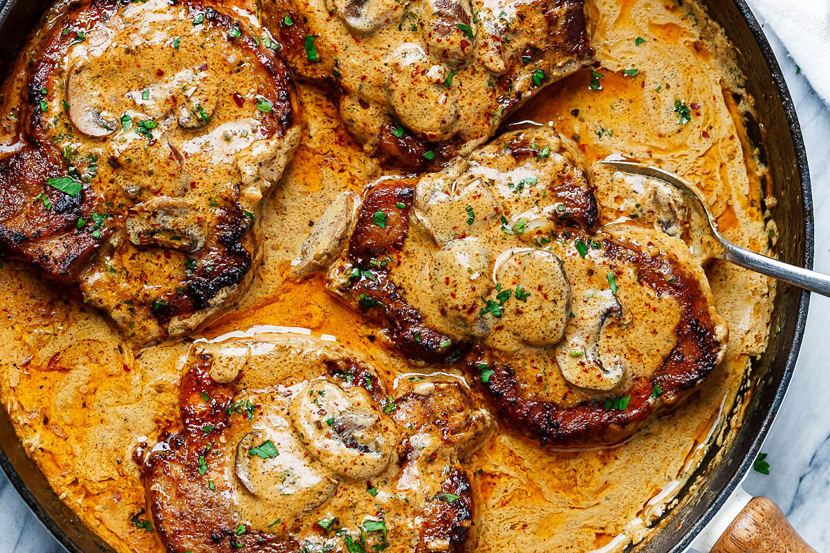 Garlic Pork Chops in Creamy Mushroom Sauce 🍄🥩.jpg