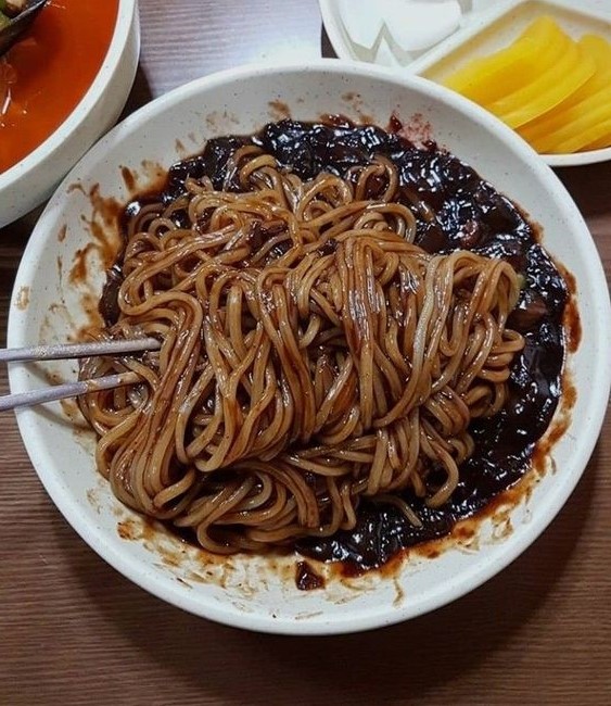 Jajangmyeon.jpg