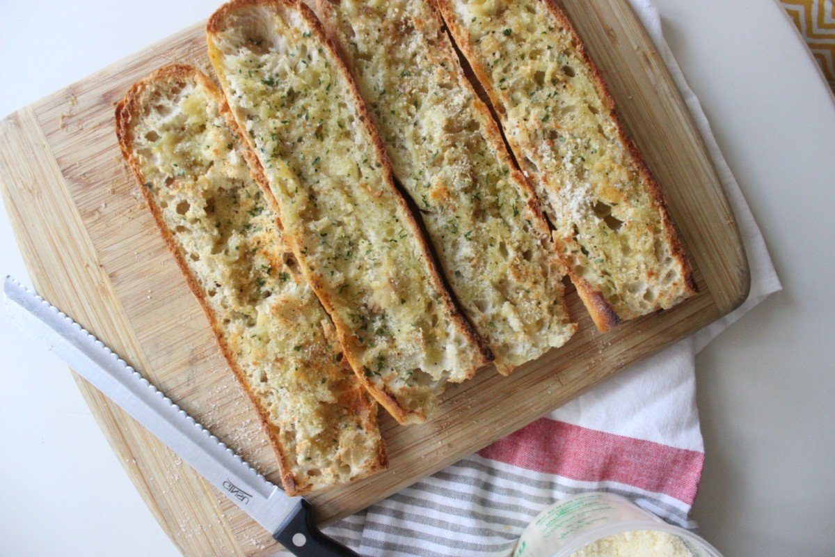 la-brea-bakery-roasted-garlic-parmesan-bread-www.keystothecucina.com-4.jpg