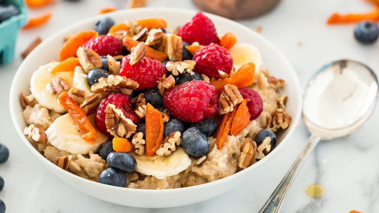 oatmeal with fresh fruits.jpg