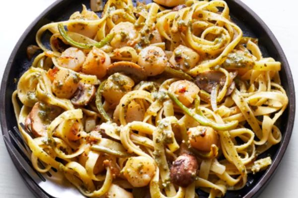 Pasta with Pesto and Scallops 🍝.jpg