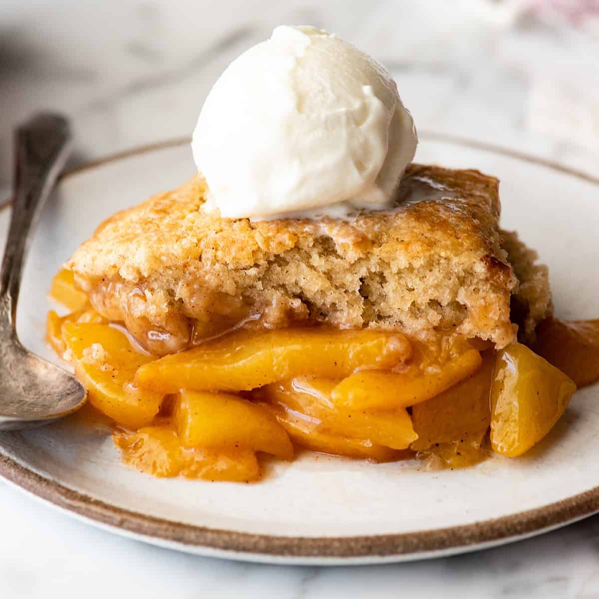 peach cobbler.jpg