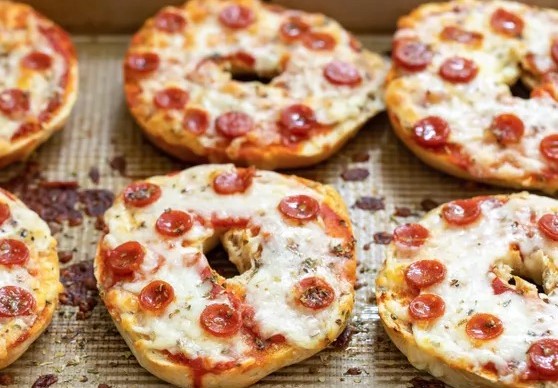 pizza bagel.jpg