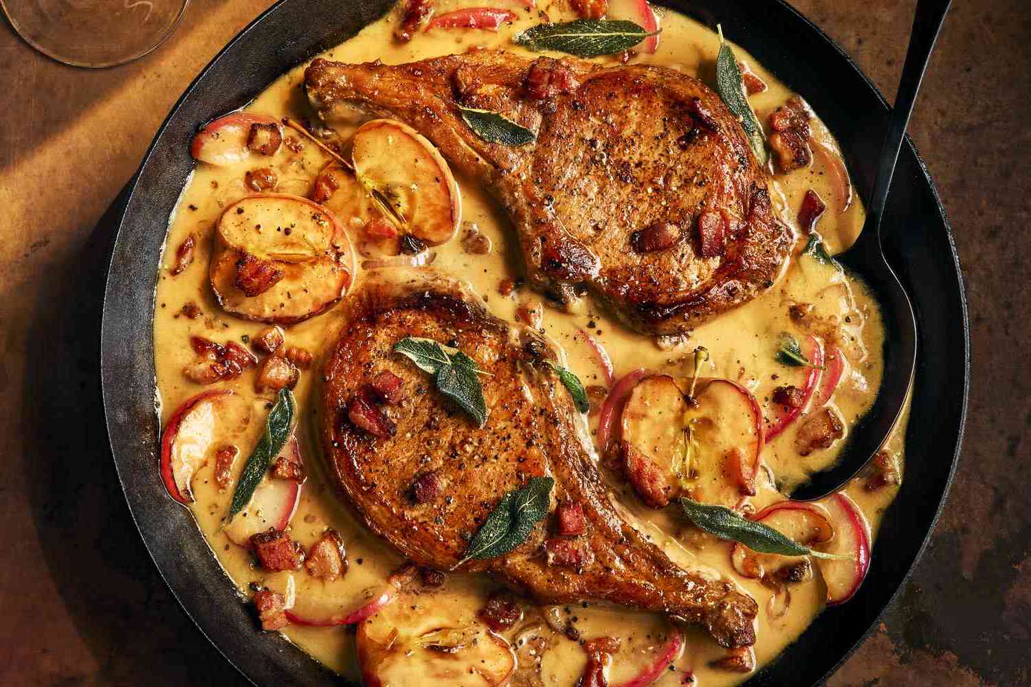 Pork Chops With Apples And Bacon.jpg