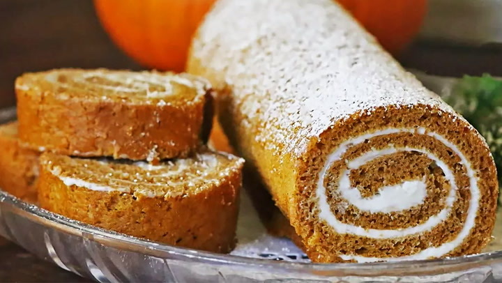 Pumpkin Roll Recipe (1).jpg