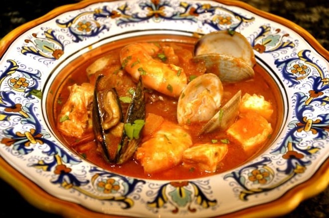 Savory Seafood Cioppino - A Taste of Coastal Italian Charm.jpg