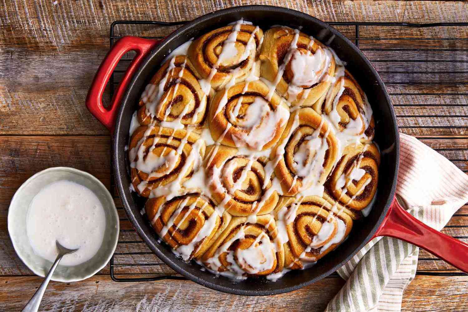 Slow Cooker Cinnamon Rolls Recip.jpg