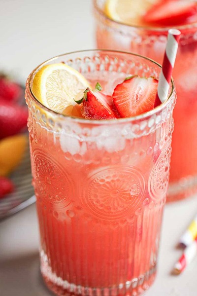 Sparkling Strawberry Lemonade.jpg