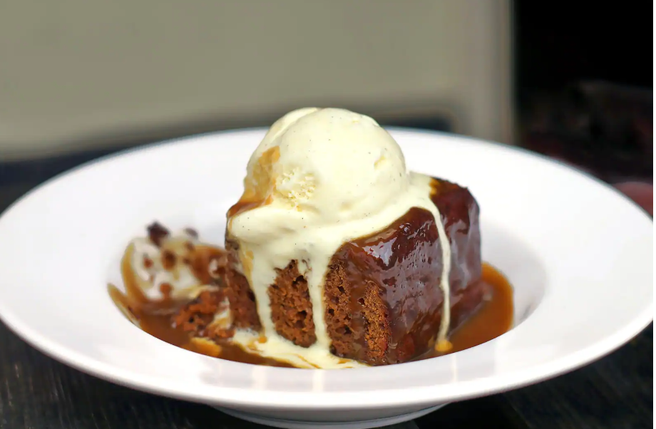 Sticky toffee pudding.png