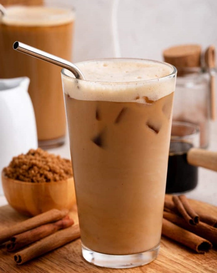 straw-in-iced-shaken-espresso-700x1050.jpg