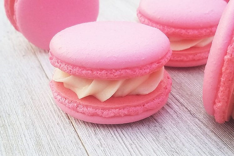 Strawberry-Cheesecake-Macarons-5.jpg