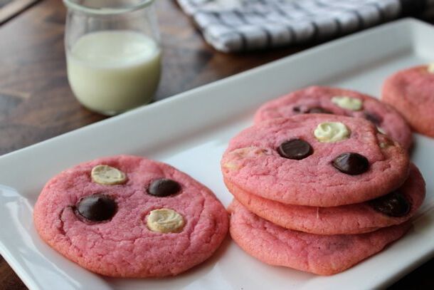 Strawberry Chocolate Chip Cookie.jpg