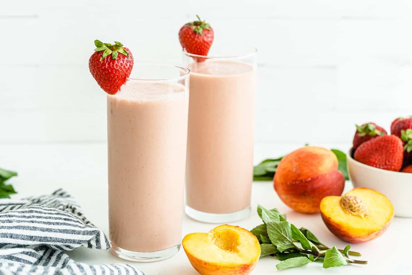 Strawberry Peach Smoothie.jpg