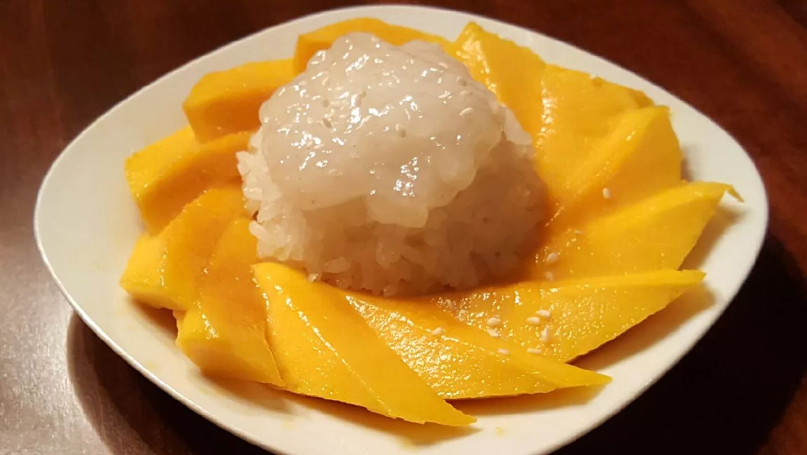 Thai Sweet Sticky Rice With Mango.jpg