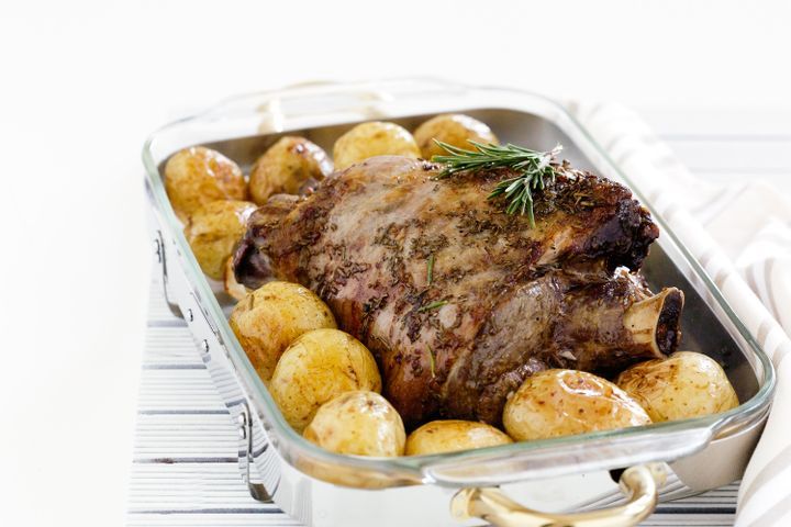 traditional-roast-lamb-76337-1.jpeg