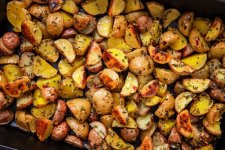 Garlic Herb Roasted Potatoes (1).jpg